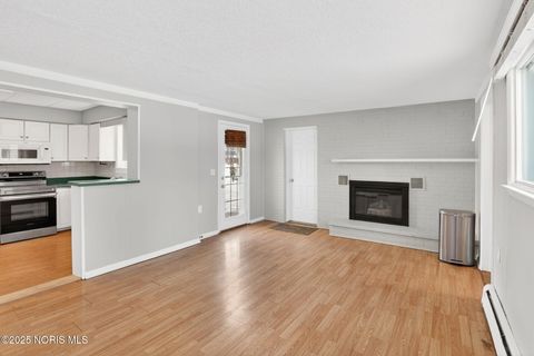 Tiny photo for 1010 Walnut Street, Perrysburg, OH 43551 (MLS # 10002240)