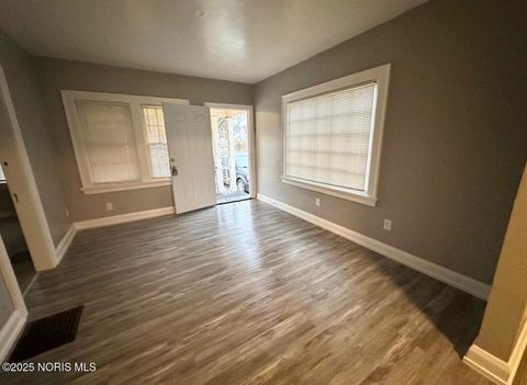 Photo of 915 Ketcham Avenue, Toledo, OH 43608 (MLS # 10002409)