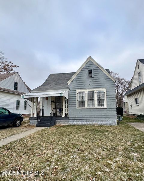 Photo of 915 Ketcham Avenue, Toledo, OH 43608 (MLS # 10002409)