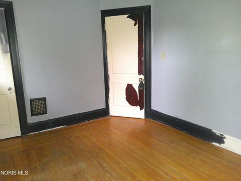Tiny photo for 1401 Parkside Boulevard, Toledo, OH 43607 (MLS # 10007688)