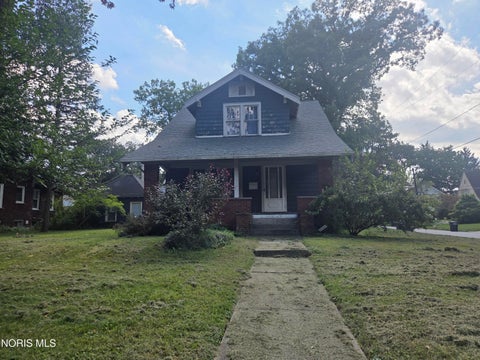 Homes For Sale - 2047 Central Grv<br/> Toledo, OH 43614