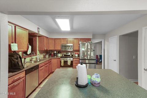 Tiny photo for 2967 Northshore Drive, Toledo, OH 43611 (MLS # 10004304)