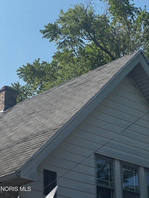 Tiny photo for 824 Bartley Place, Toledo, OH 43609 (MLS # 10012654)