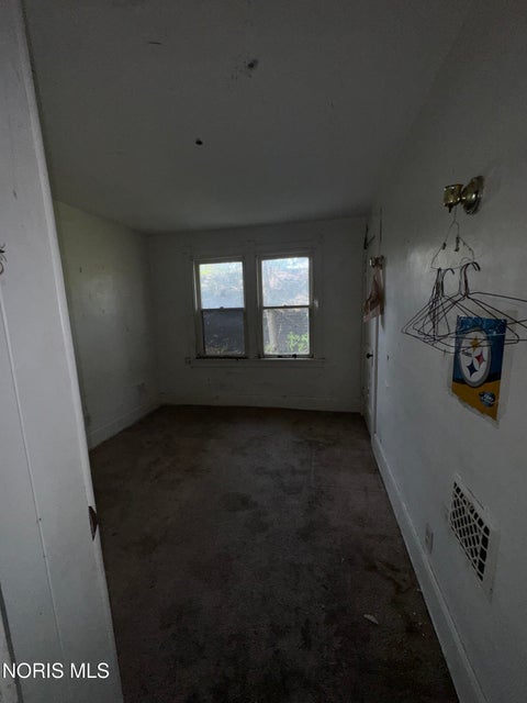 Tiny photo for 824 Bartley Place, Toledo, OH 43609 (MLS # 10012654)