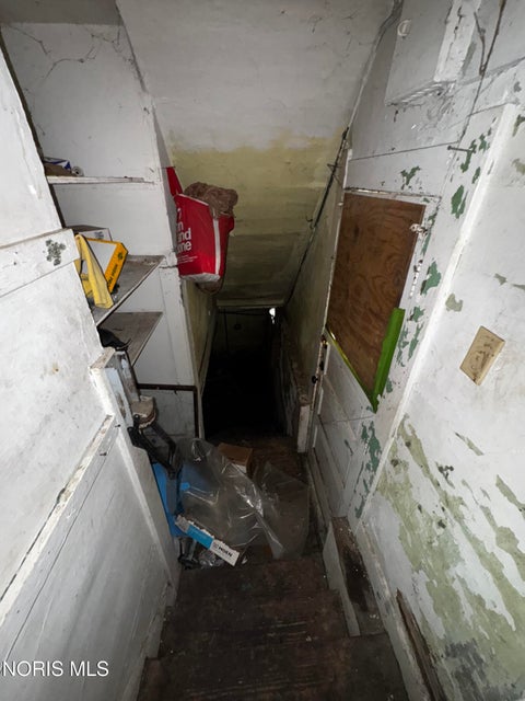 Tiny photo for 824 Bartley Place, Toledo, OH 43609 (MLS # 10012654)