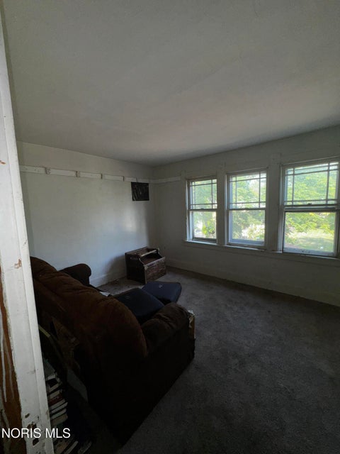 Tiny photo for 824 Bartley Place, Toledo, OH 43609 (MLS # 10012654)