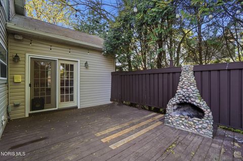 Tiny photo for 332 Buttonwood Avenue, Bowling Green, OH 43402 (MLS # 10006733)