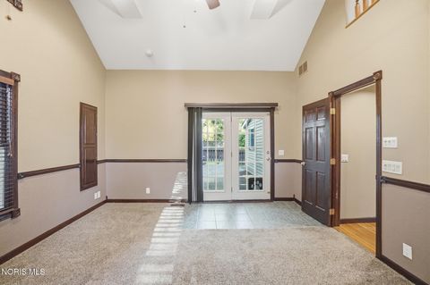 Tiny photo for 332 Buttonwood Avenue, Bowling Green, OH 43402 (MLS # 10006733)