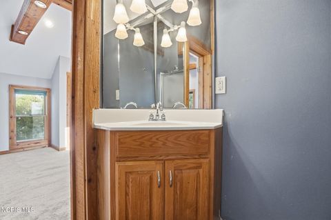 Tiny photo for 332 Buttonwood Avenue, Bowling Green, OH 43402 (MLS # 10006733)