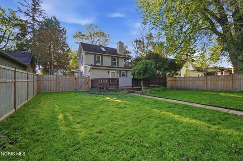 Tiny photo for 332 Buttonwood Avenue, Bowling Green, OH 43402 (MLS # 10006733)