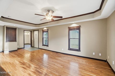 Tiny photo for 332 Buttonwood Avenue, Bowling Green, OH 43402 (MLS # 10006733)