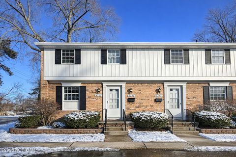 Photo of 3753 W Alexis Road, Toledo, OH 43623 (MLS # 10003141)