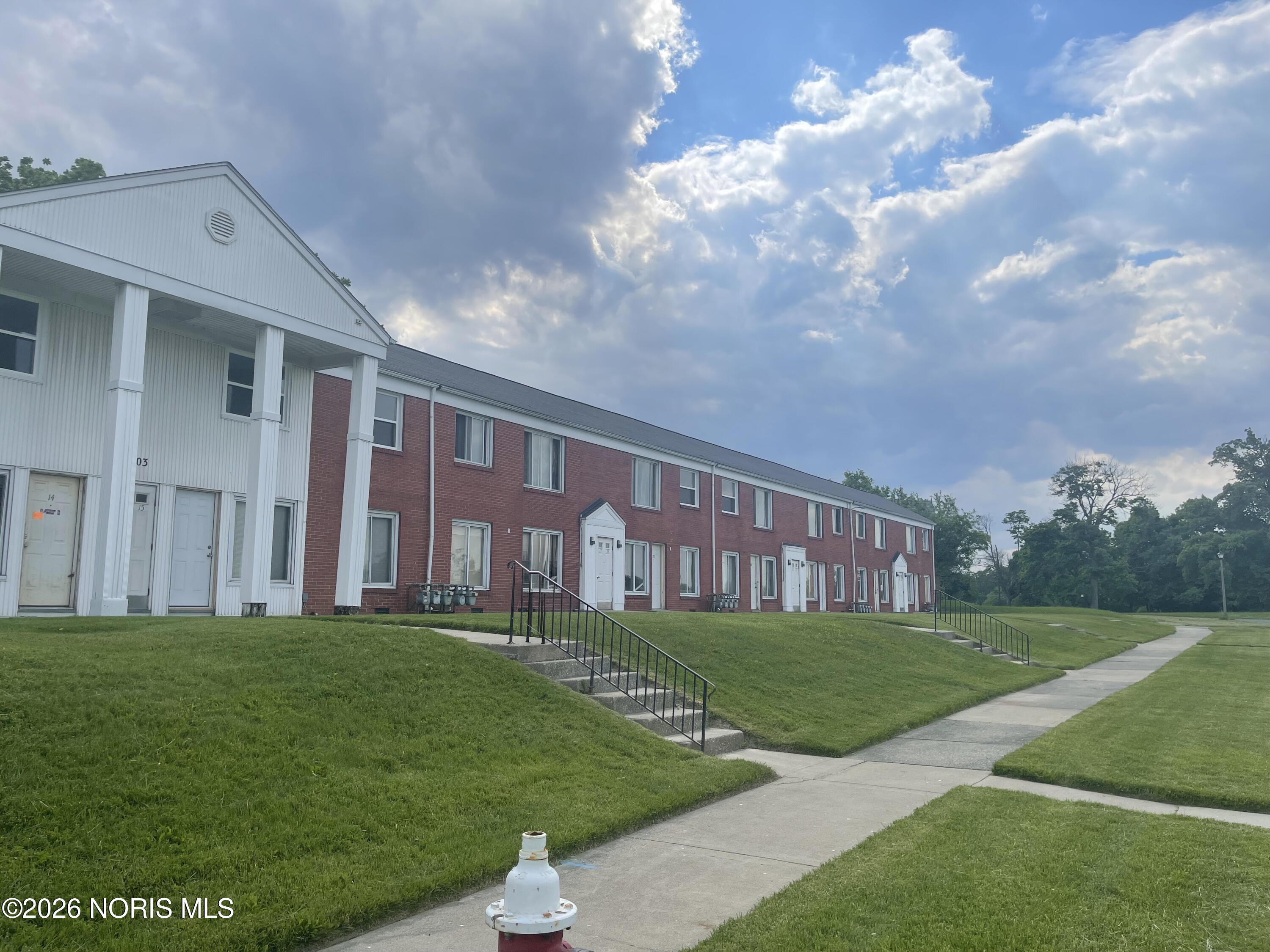 1303 S Cove Boulevard