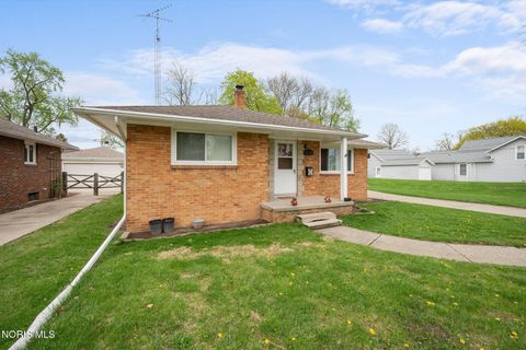 Tiny photo for 802 Johnson Street, Maumee, OH 43537 (MLS # 10006539)