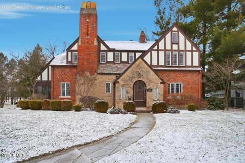 Photo of 4028 Brookside Rd, Ottawa Hills, OH 43606 (MLS # 10004944)