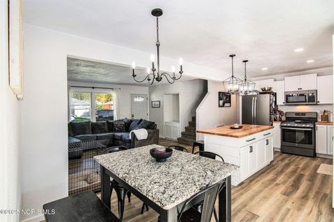 Tiny photo for 2285 Fitkin Street, Toledo, OH 43613 (MLS # 10000662)