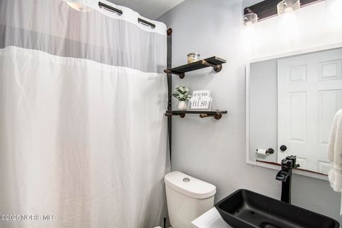 Tiny photo for 2285 Fitkin Street, Toledo, OH 43613 (MLS # 10000662)