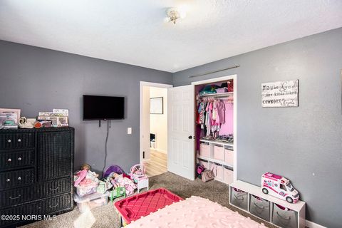 Tiny photo for 2285 Fitkin Street, Toledo, OH 43613 (MLS # 10000662)