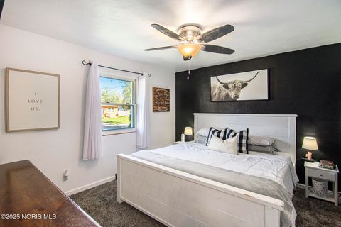 Tiny photo for 2285 Fitkin Street, Toledo, OH 43613 (MLS # 10000662)