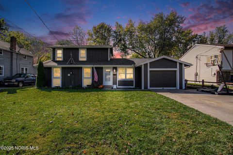 Tiny photo for 2285 Fitkin Street, Toledo, OH 43613 (MLS # 10000662)