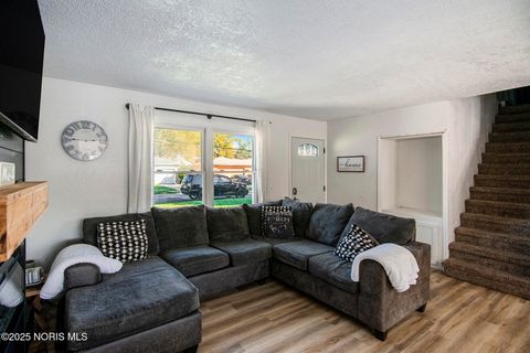 Tiny photo for 2285 Fitkin Street, Toledo, OH 43613 (MLS # 10000662)