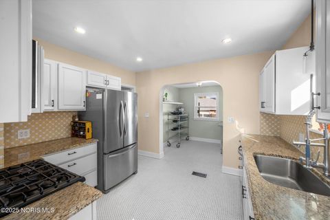 Tiny photo for 2752 Medford Drive, Toledo, OH 43614 (MLS # 10002442)