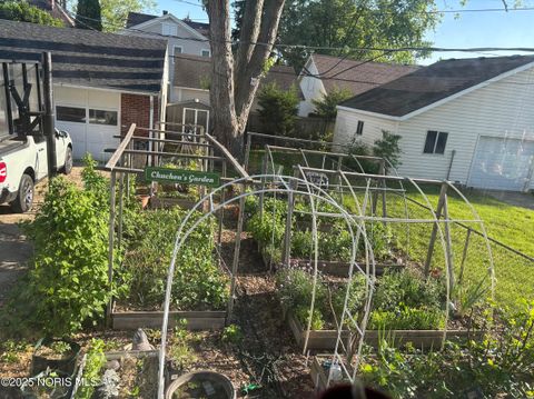 Tiny photo for 2752 Medford Drive, Toledo, OH 43614 (MLS # 10002442)