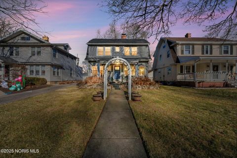 Photo of 2752 Medford Drive, Toledo, OH 43614 (MLS # 10002442)