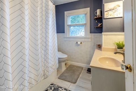Tiny photo for 2724 Latonia Boulevard, Toledo, OH 43606 (MLS # 10000273)
