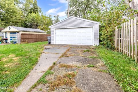 Tiny photo for 2724 Latonia Boulevard, Toledo, OH 43606 (MLS # 10000273)