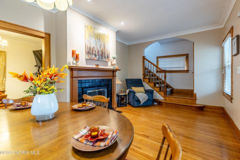 Tiny photo for 2724 Latonia Boulevard, Toledo, OH 43606 (MLS # 10000273)