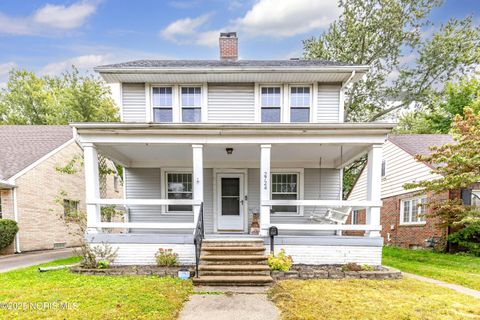 Photo of 2724 Latonia Boulevard, Toledo, OH 43606 (MLS # 10000273)