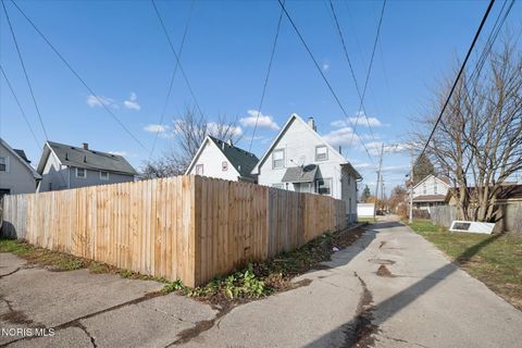 Tiny photo for 1012 Idaho Street, Toledo, OH 43605 (MLS # 10006551)