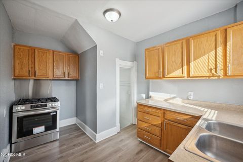 Tiny photo for 1012 Idaho Street, Toledo, OH 43605 (MLS # 10006551)