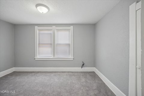 Tiny photo for 1012 Idaho Street, Toledo, OH 43605 (MLS # 10006551)