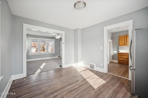 Tiny photo for 1012 Idaho Street, Toledo, OH 43605 (MLS # 10006551)