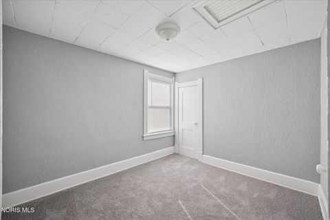 Tiny photo for 1012 Idaho Street, Toledo, OH 43605 (MLS # 10006551)