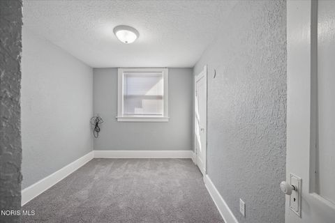 Tiny photo for 1012 Idaho Street, Toledo, OH 43605 (MLS # 10006551)