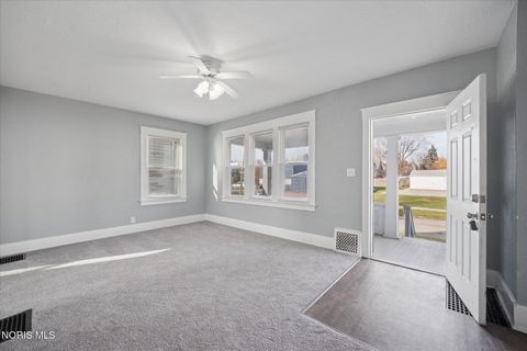 Tiny photo for 1012 Idaho Street, Toledo, OH 43605 (MLS # 10006551)