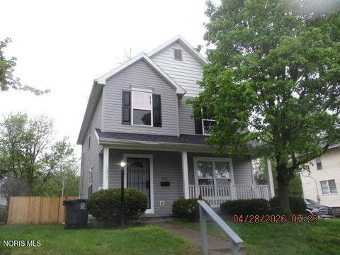 Photo of 1817 Lawrence Avenue, Toledo, OH 43606 (MLS # 10006952)