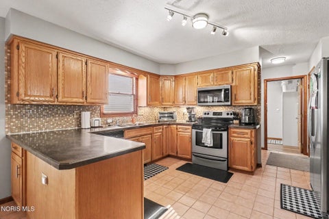 Tiny photo for 14425 Nantucket Drive, Bowling Green, OH 43402 (MLS # 10014358)