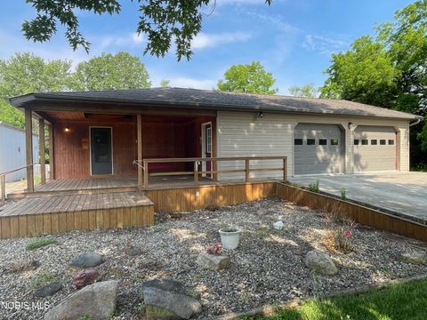 Photo of 11051 County Road C, Bryan, OH 43506 (MLS # 10009007)