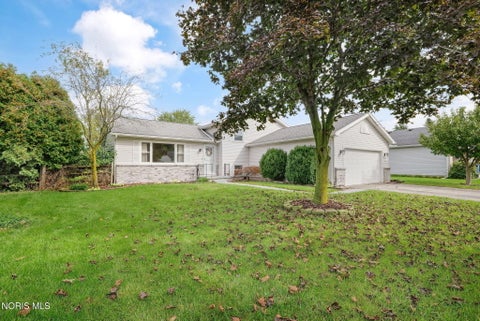 Photo of 5576 Forest Green Drive, Toledo, OH 43615 (MLS # 10014369)