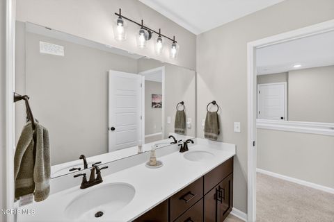 Tiny photo for 151 Valley Hall Drive, Perrysburg, OH 43551 (MLS # 10006572)