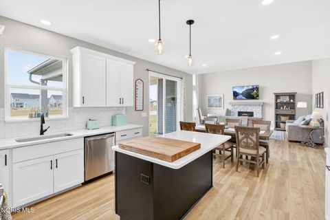 Tiny photo for 151 Valley Hall Drive, Perrysburg, OH 43551 (MLS # 10006572)