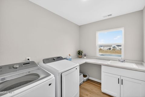 Tiny photo for 151 Valley Hall Drive, Perrysburg, OH 43551 (MLS # 10006572)