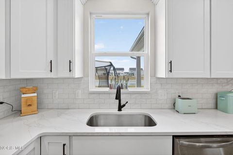 Tiny photo for 151 Valley Hall Drive, Perrysburg, OH 43551 (MLS # 10006572)