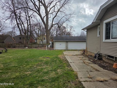 Tiny photo for 713 W Capistrano Avenue, Toledo, OH 43612 (MLS # 10005214)