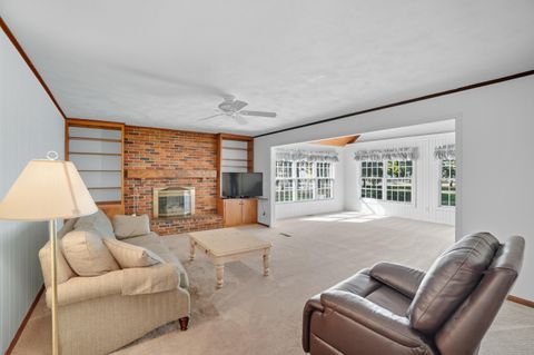 Tiny photo for 1054 Bourgogne Avenue, Bowling Green, OH 43402 (MLS # 10000070)