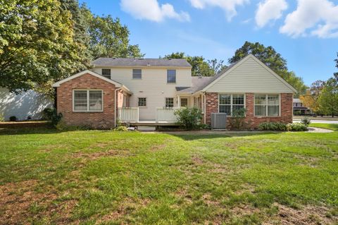 Tiny photo for 1054 Bourgogne Avenue, Bowling Green, OH 43402 (MLS # 10000070)